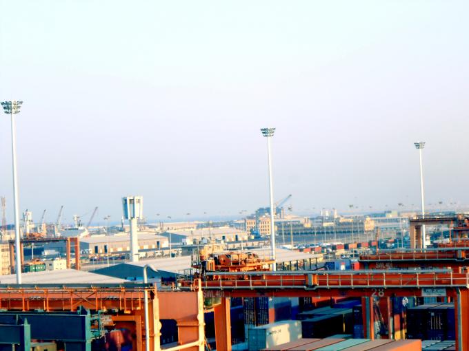 alto palo de acero galvanizado los 6-15m poste ligero, iluminación poste al aire libre para el puerto de Damman 3